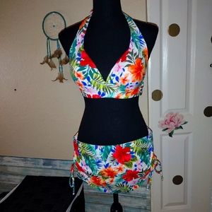 New Tropical 2 piece Swimsuit size Medium